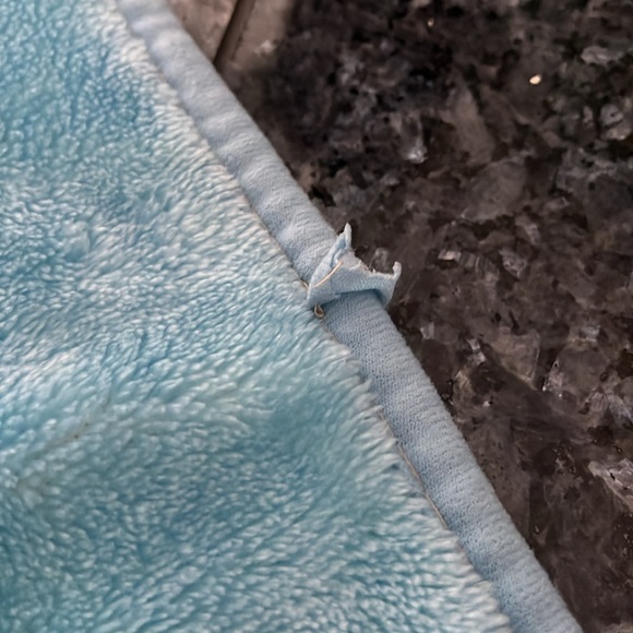 Thick vintage baby blanket Bear and dog with balloons butterflies and flowers - Picture 4 of 4